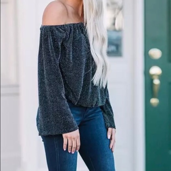 Buckle’s Willow & Root Off the Shoulder Top - Picture 2 of 3